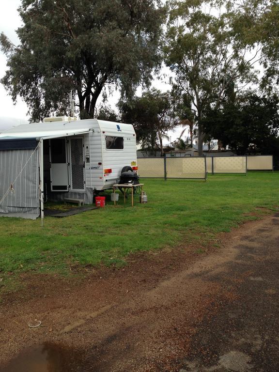 Newell Hwy Caravan Park Parkes Kültér fotó