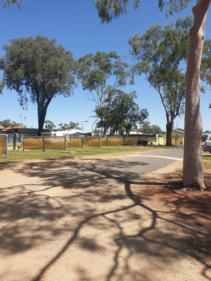 Newell Hwy Caravan Park Parkes Kültér fotó